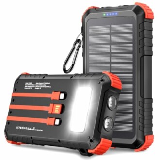 Solarbetriebene Powerbank mit Taschenlampe und Karabiner.